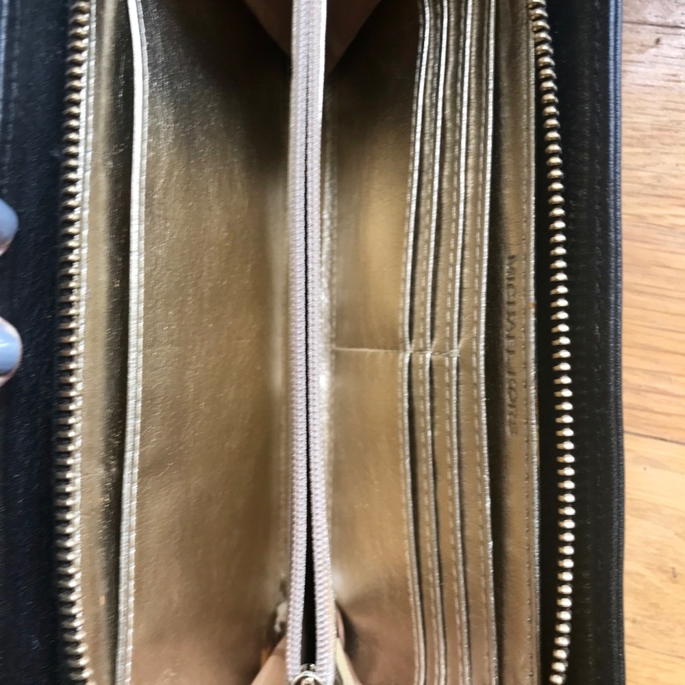 Michael Kors Wallet/Clutch Black Leather - Picture 2 of 4
